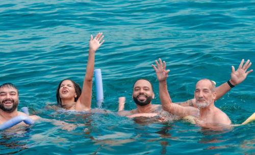 Balade en bateau dans la baie!