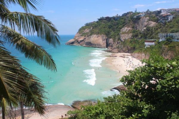 Praia da Joatinga: A Joia Escondida do Rio 